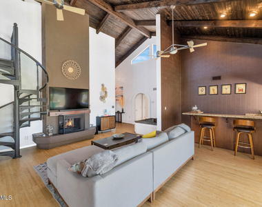 9032 N 83rd Street - Photo Thumbnail 6