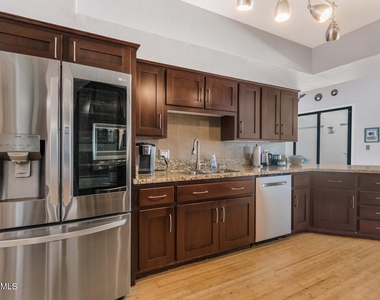 9032 N 83rd Street - Photo Thumbnail 12