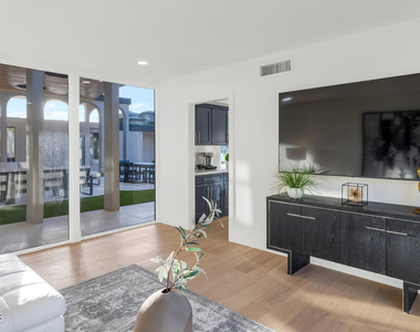 6664 N 40th Street - Photo Thumbnail 12