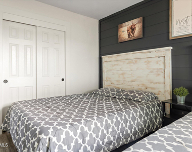 423 N 73rd Place - Photo Thumbnail 37
