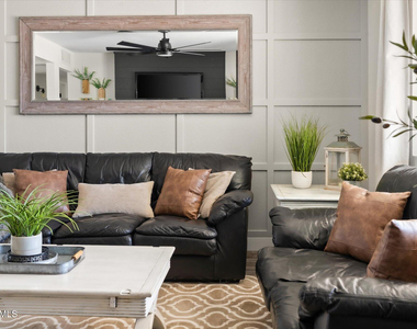 423 N 73rd Place - Photo Thumbnail 9