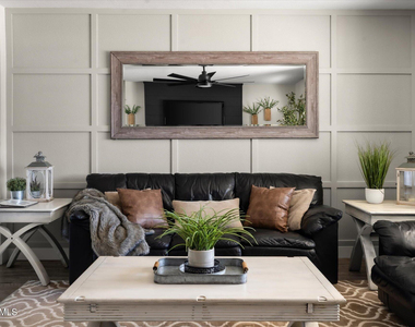 423 N 73rd Place - Photo Thumbnail 7