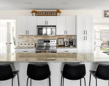 423 N 73rd Place - Photo Thumbnail 12