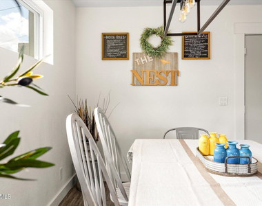 423 N 73rd Place - Photo Thumbnail 16