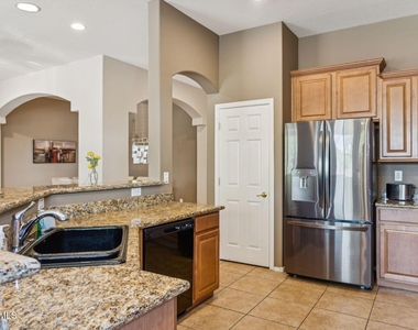 32008 N 23rd Avenue - Photo Thumbnail 7