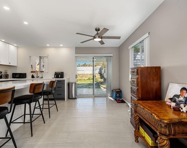 66970 Desert View Avenue - Photo Thumbnail 5
