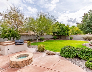 8408 W Midway Avenue - Photo Thumbnail 36