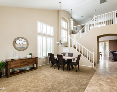 8408 W Midway Avenue - Photo Thumbnail 8