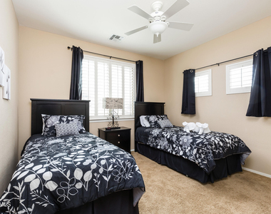 8408 W Midway Avenue - Photo Thumbnail 16