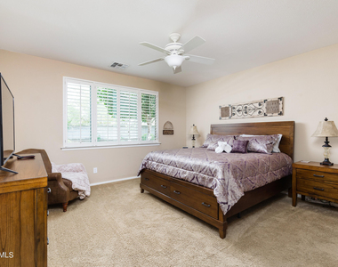 8408 W Midway Avenue - Photo Thumbnail 28