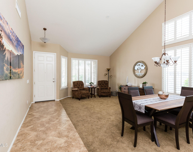 8408 W Midway Avenue - Photo Thumbnail 9