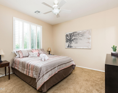 8408 W Midway Avenue - Photo Thumbnail 25