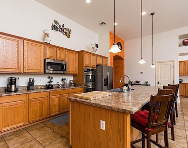 7317 N 85th Avenue - Photo Thumbnail 2