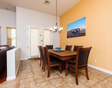 7317 N 85th Avenue - Photo Thumbnail 4