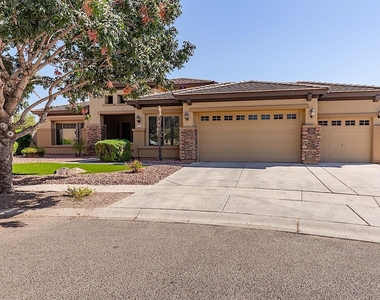 7317 N 85th Avenue - Photo Thumbnail 26