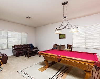 7317 N 85th Avenue - Photo Thumbnail 5