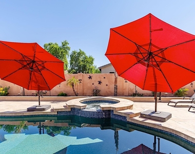 7317 N 85th Avenue - Photo Thumbnail 16