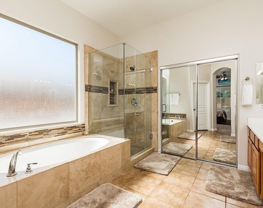 7317 N 85th Avenue - Photo Thumbnail 7
