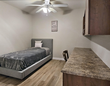 14000 N 94th Street - Photo Thumbnail 11