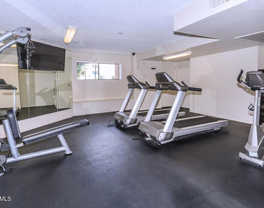 3040 E Shea Boulevard - Photo Thumbnail 10