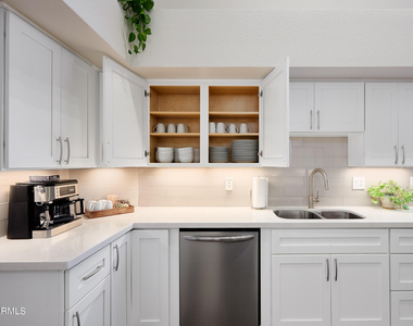 11784 N 110th Place - Photo Thumbnail 13