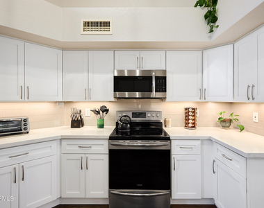 11784 N 110th Place - Photo Thumbnail 12