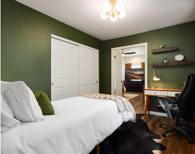 11784 N 110th Place - Photo Thumbnail 38