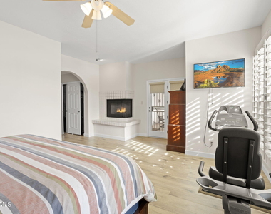 5200 S Lakeshore Drive - Photo Thumbnail 19