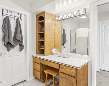 5200 S Lakeshore Drive - Photo Thumbnail 21