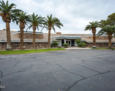 5200 S Lakeshore Drive - Photo Thumbnail 32