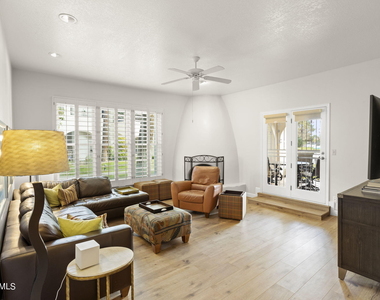5200 S Lakeshore Drive - Photo Thumbnail 2