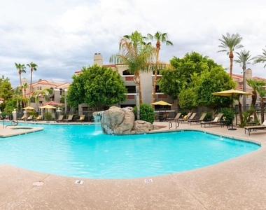 4215 N Drinkwater Boulevard - Photo Thumbnail 5