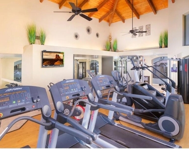 4215 N Drinkwater Boulevard - Photo Thumbnail 7