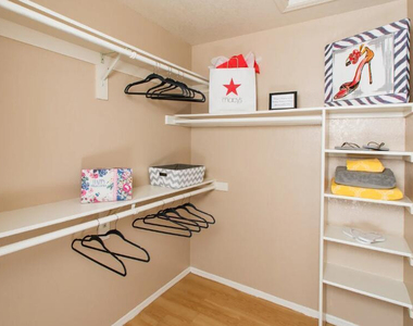13440 N 44th Street - Photo Thumbnail 6