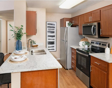 13440 N 44th Street - Photo Thumbnail 2