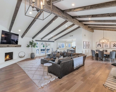 8313 E Carol Way - Photo Thumbnail 4