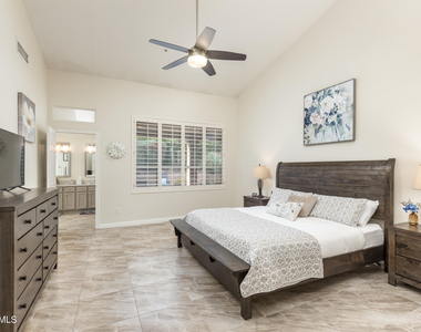 11160 E Greythorn Drive - Photo Thumbnail 13