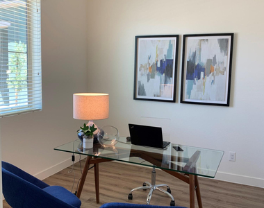 9652 E Hampton Avenue - Photo Thumbnail 8
