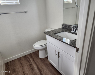 9652 E Hampton Avenue - Photo Thumbnail 5