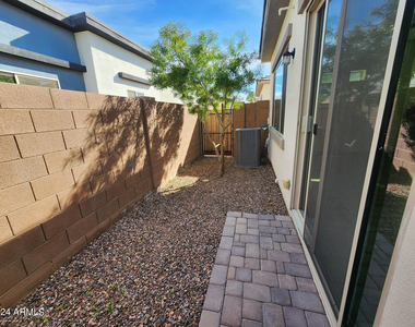 9652 E Hampton Avenue - Photo Thumbnail 7
