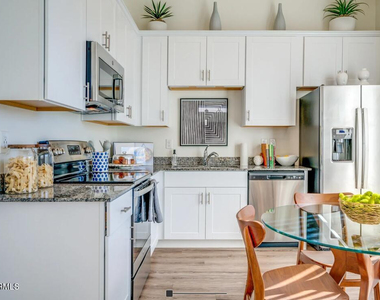 9652 E Hampton Avenue - Photo Thumbnail 3