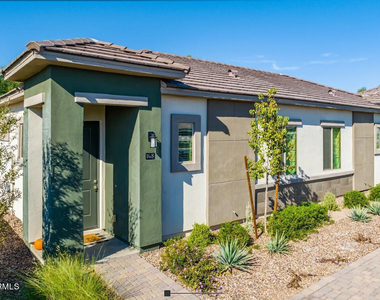 9652 E Hampton Avenue - Photo Thumbnail 1