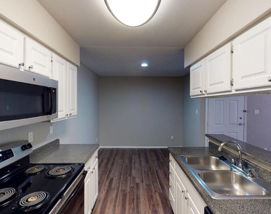 9605 S 48th Street - Photo Thumbnail 3
