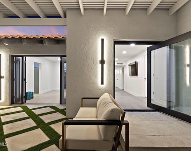2629 S Country Club Way - Photo Thumbnail 3