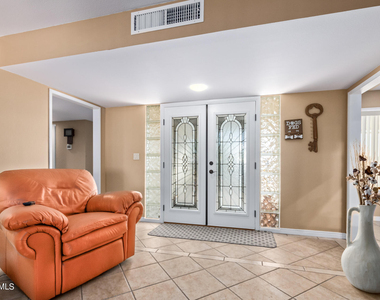 11002 W Pleasant Valley Road - Photo Thumbnail 6