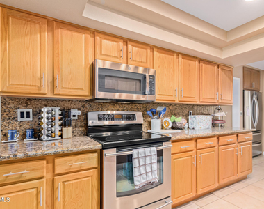 11002 W Pleasant Valley Road - Photo Thumbnail 18