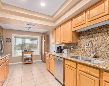 11002 W Pleasant Valley Road - Photo Thumbnail 17