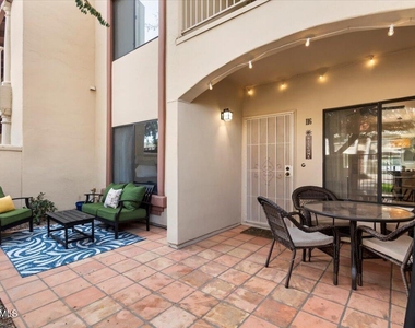 1017 E Maryland Avenue - Photo Thumbnail 1