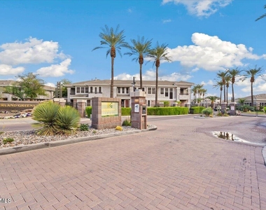 15221 N Clubgate Drive - Photo Thumbnail 17