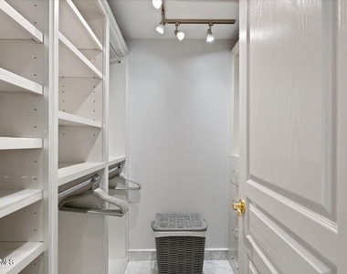 15221 N Clubgate Drive - Photo Thumbnail 13